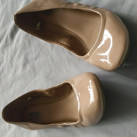 Nude Mossimo Patent Leather Ballet Flats - Picture 1 of 7